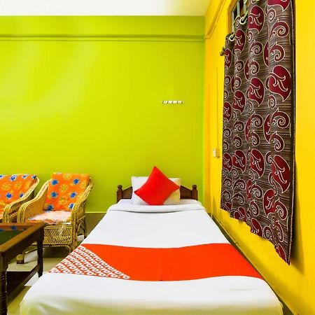 Oyo 70566 Hotel Aalo Along Ngoại thất bức ảnh