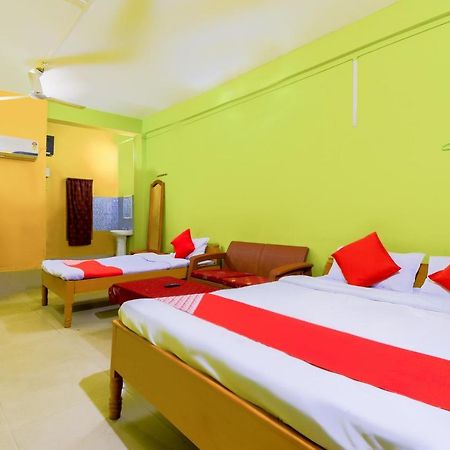 Oyo 70566 Hotel Aalo Along Ngoại thất bức ảnh