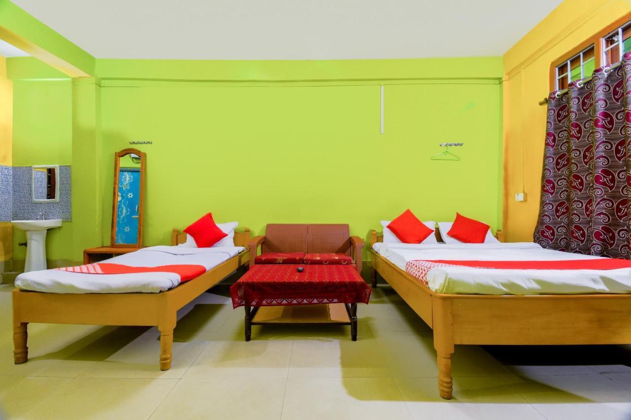 Oyo 70566 Hotel Aalo Along Ngoại thất bức ảnh