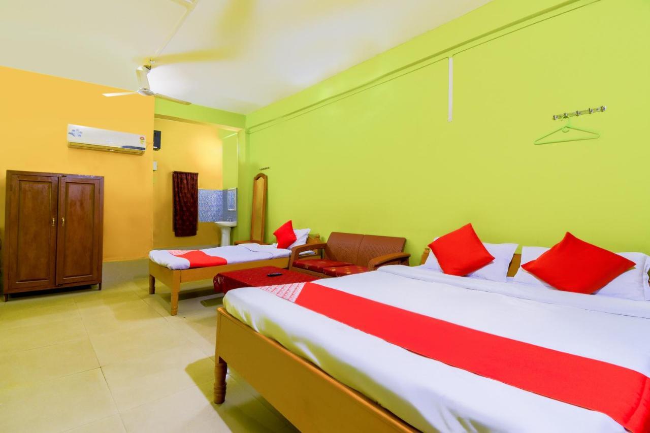 Oyo 70566 Hotel Aalo Along Ngoại thất bức ảnh