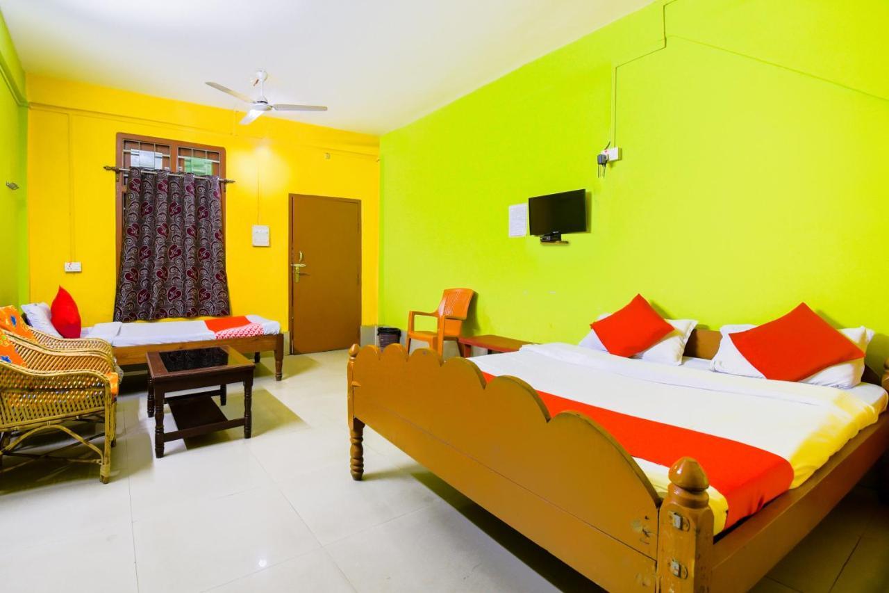 Oyo 70566 Hotel Aalo Along Ngoại thất bức ảnh